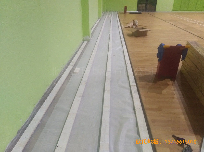 深圳普林斯顿小学篮球馆运动地板施工案例3