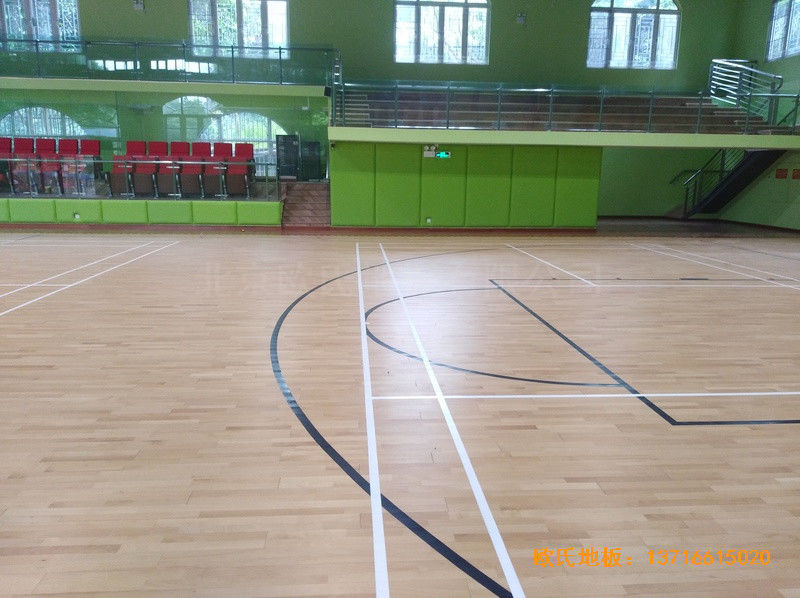 深圳普林斯顿小学篮球馆运动地板施工案例5