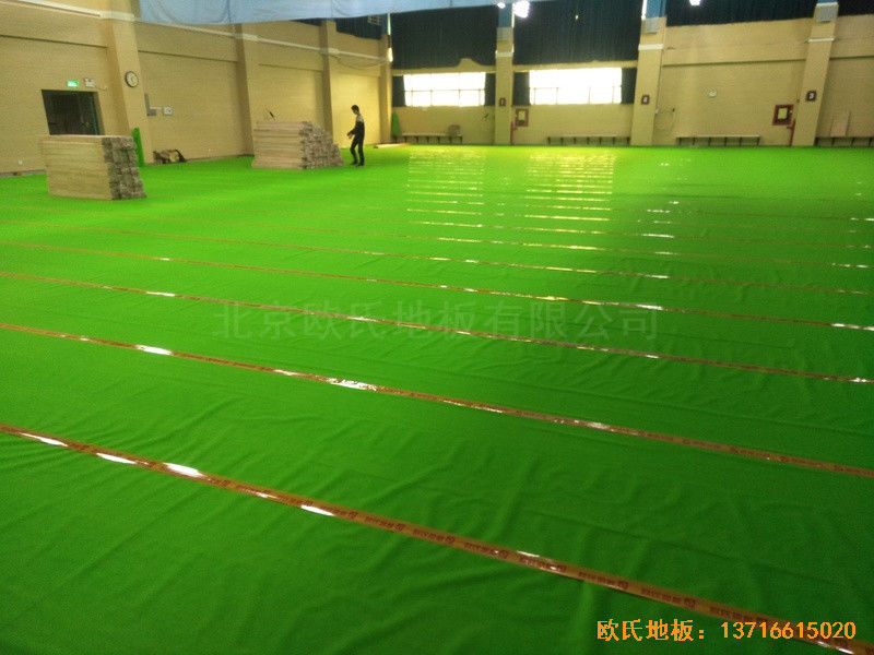 深圳罗湖区翠园中学运动馆运动木地板安装案例2