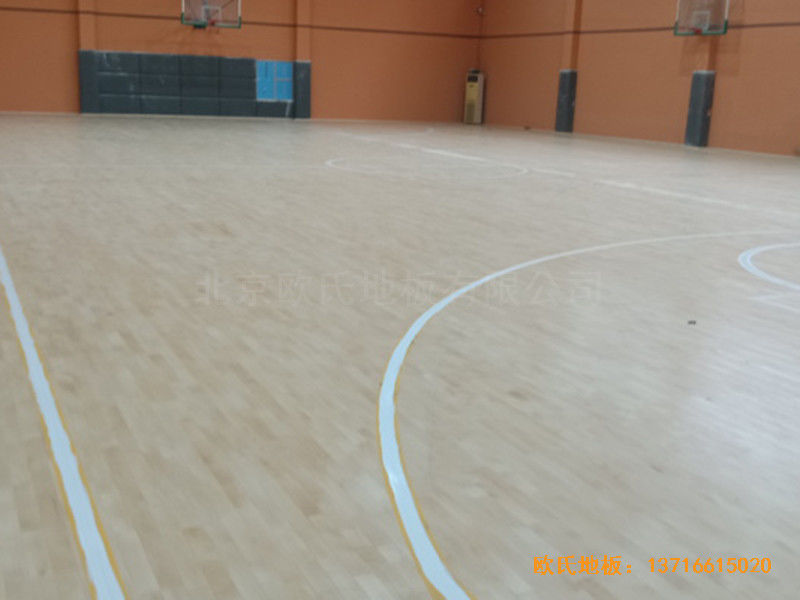 湖北武汉实验外国语学校篮球馆运动地板铺设案例3