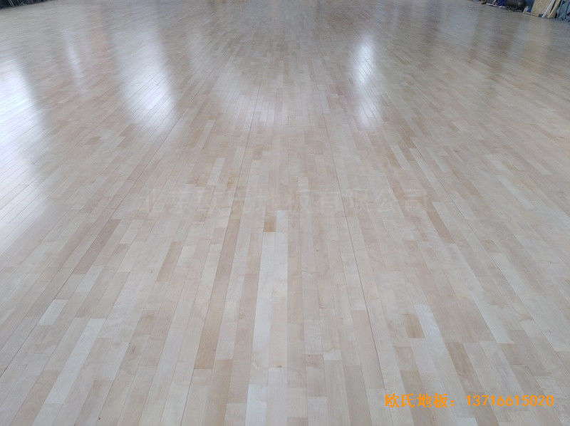 湖北黄石黄金海湾篮球训练馆运动木地板铺设案例2