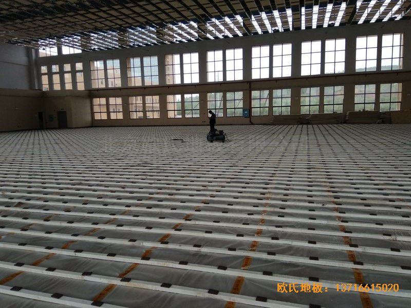 湖南岳麓南雅湘江中学篮球馆运动木地板施工案例1