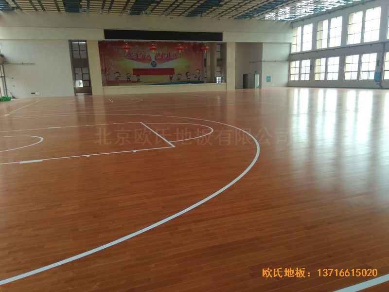 湖南岳麓南雅湘江中学篮球馆运动木地板施工案例4