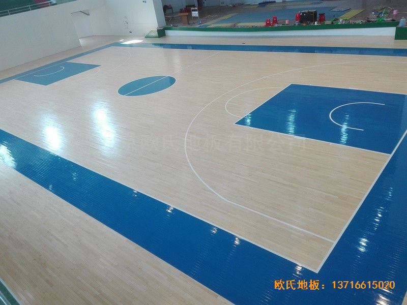 湖南益阳第十六中学体育馆体育地板施工案例3