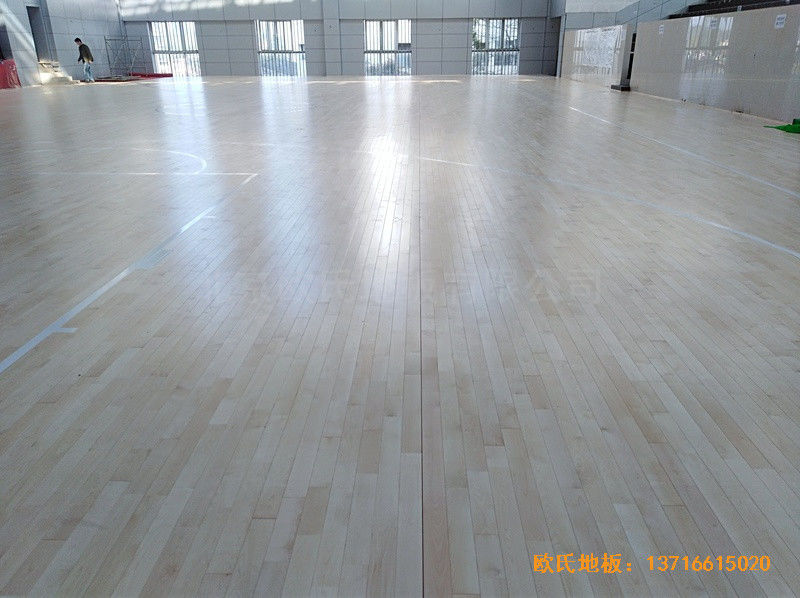 湖南衡阳生物环境技术学院篮球馆体育地板铺装案例5