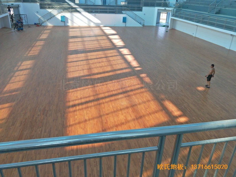 湖南辰溪实验学校篮球馆体育木地板铺装案例3