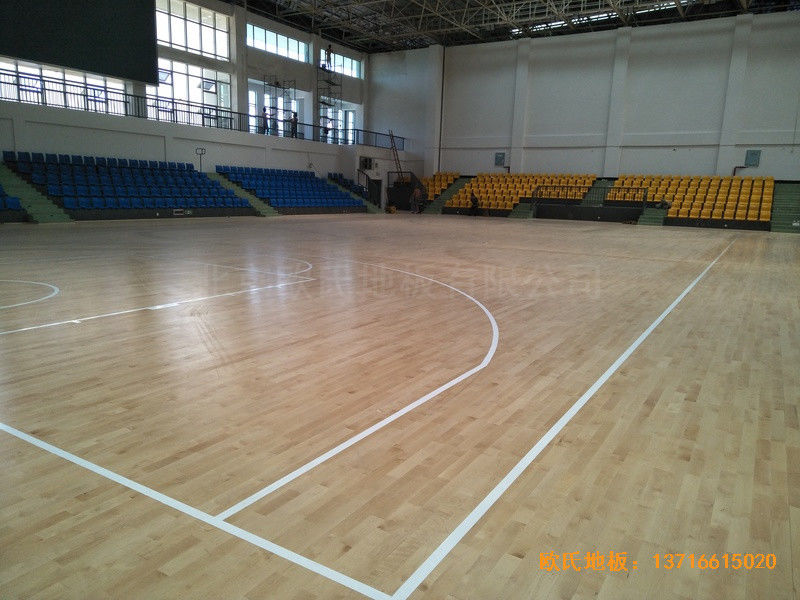 湖南邵阳学院篮球馆运动地板施工案例2