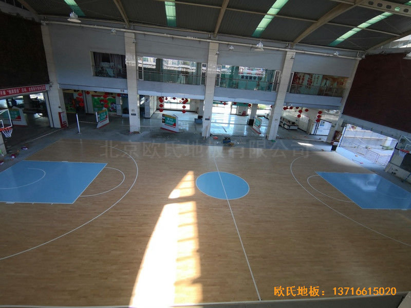 福建龙岩罗龙西路269号篮球馆体育地板施工案例4
