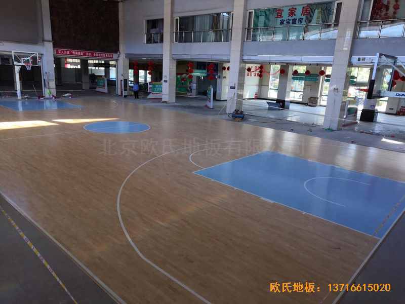 福建龙岩罗龙西路269号篮球馆体育地板施工案例5