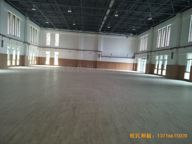 西南大学华南城小学运动馆体育地板安装案例4