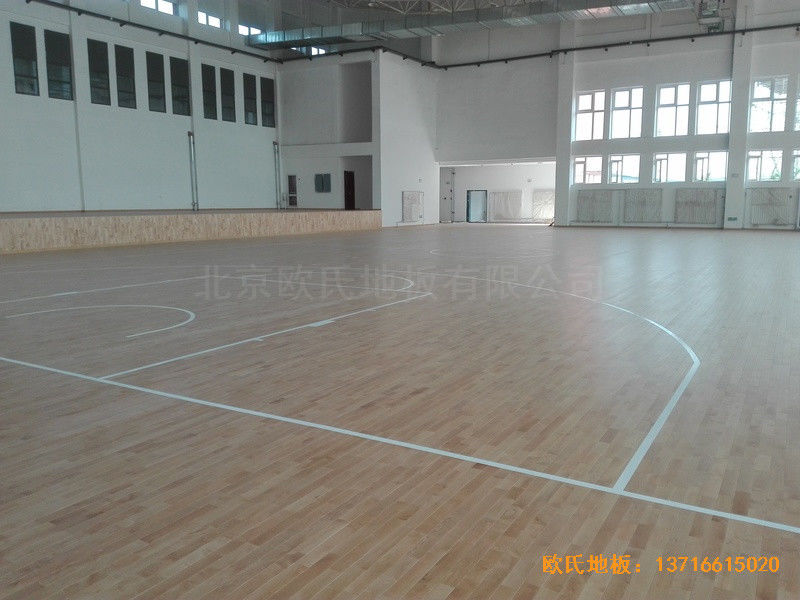 银川北塔中学篮球馆体育木地板安装案例4