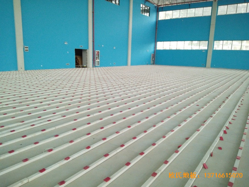 云南文山州文山学院体育馆运动木地板安装案例1
