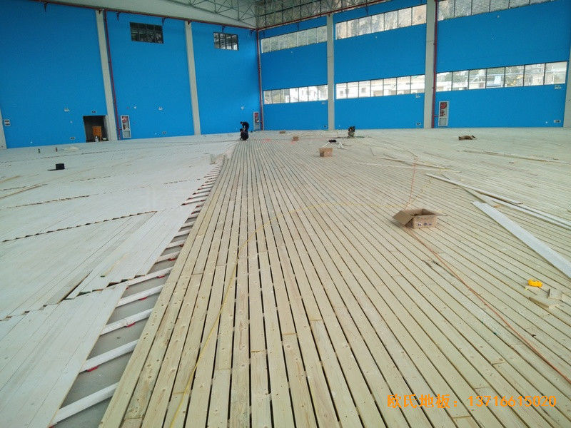 云南文山州文山学院体育馆运动木地板安装案例2