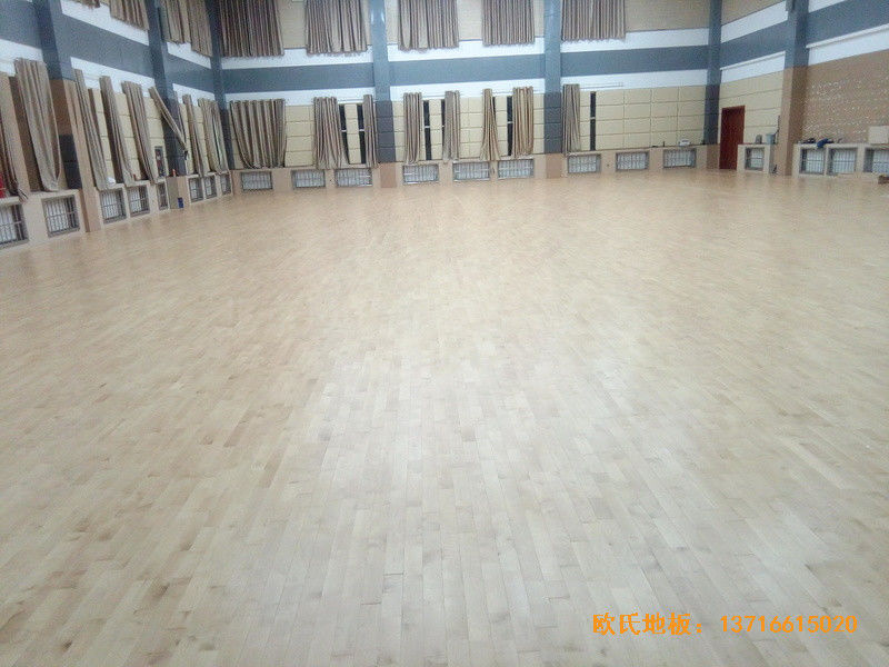 青海省税务干部学校篮球馆体育木地板安装案例3
