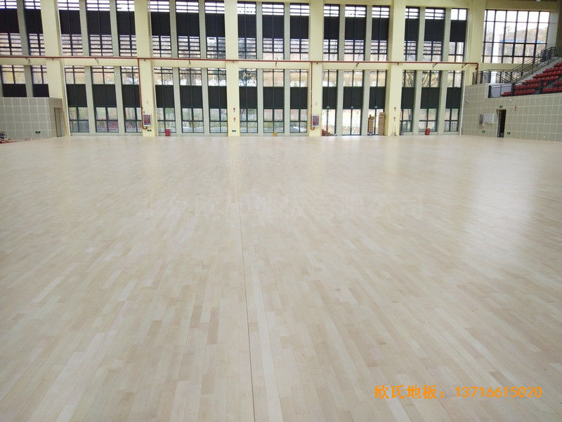 云南滇西技术大学总部篮球馆体育木地板施工案例2