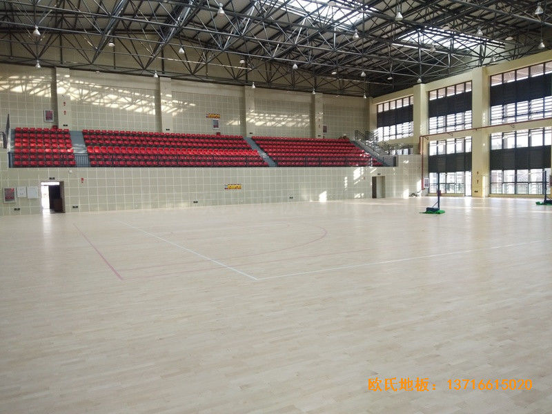 云南滇西技术大学总部篮球馆体育木地板施工案例5