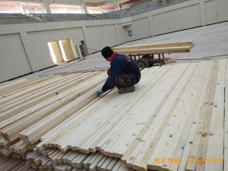云南红河州财经大学体育馆运动木地板铺装案例1