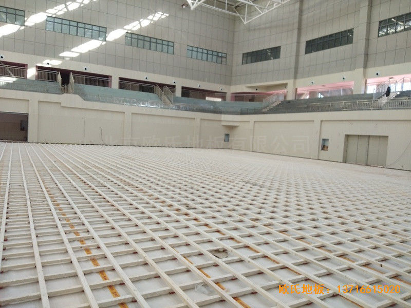 云南红河州财经大学体育馆运动木地板铺装案例2