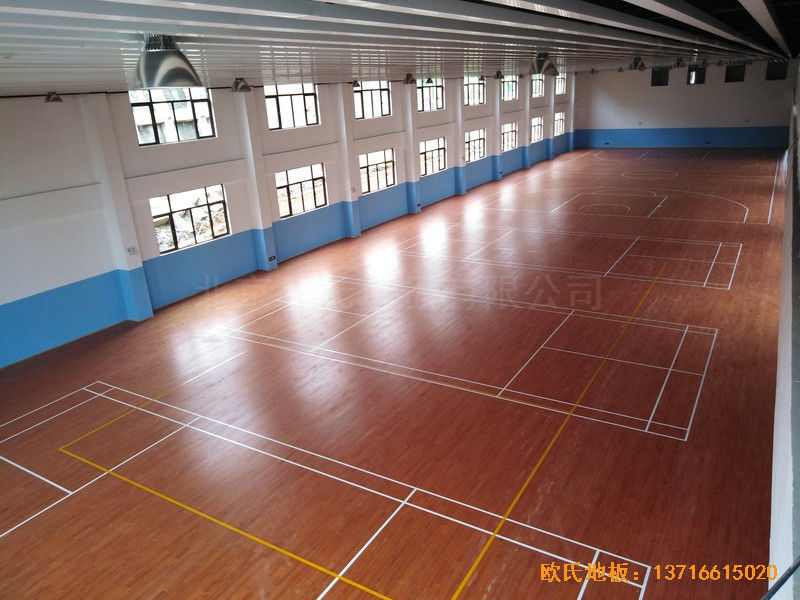 北大贵阳附属实验学校运动馆运动木地板铺设案例5
