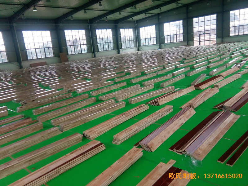 上海松江大学城外国语大学运动馆运动木地板铺装案例1