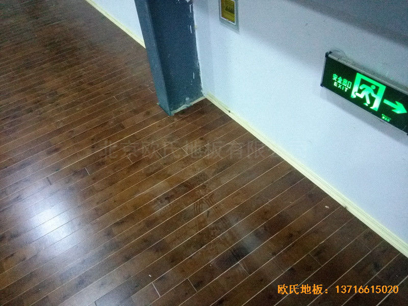 上海松江大学城外国语大学运动馆运动木地板铺装案例3