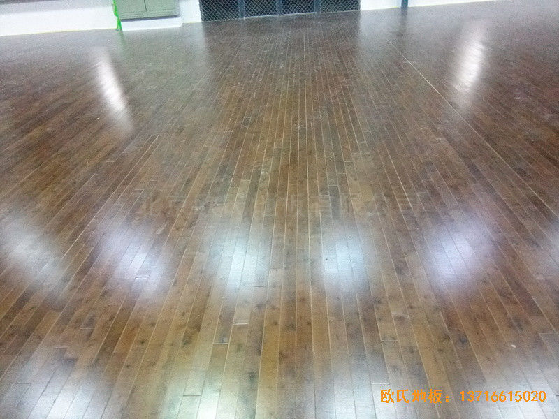 上海松江大学城外国语大学运动馆运动木地板铺装案例4