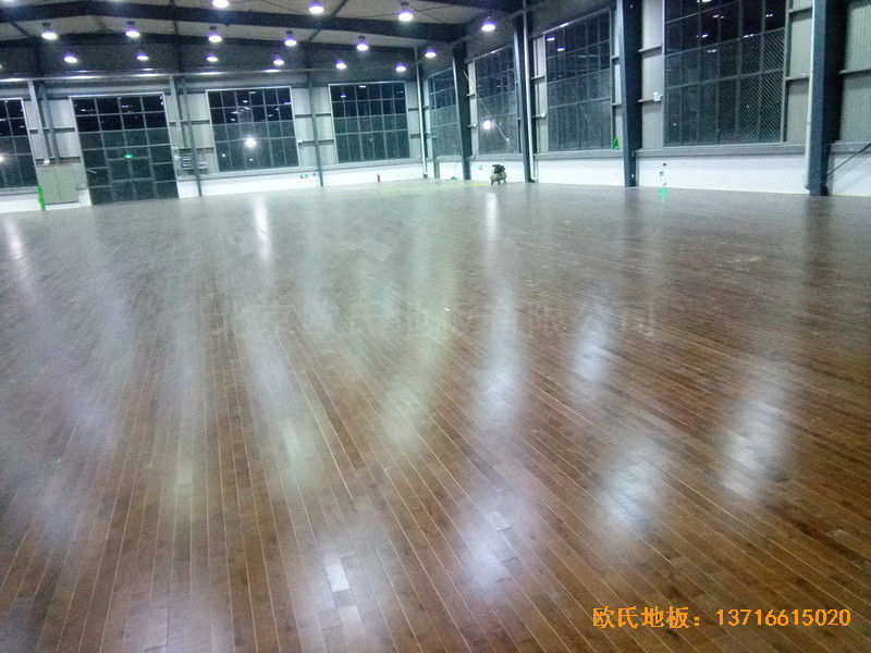 上海松江大学城外国语大学运动馆运动木地板铺装案例5