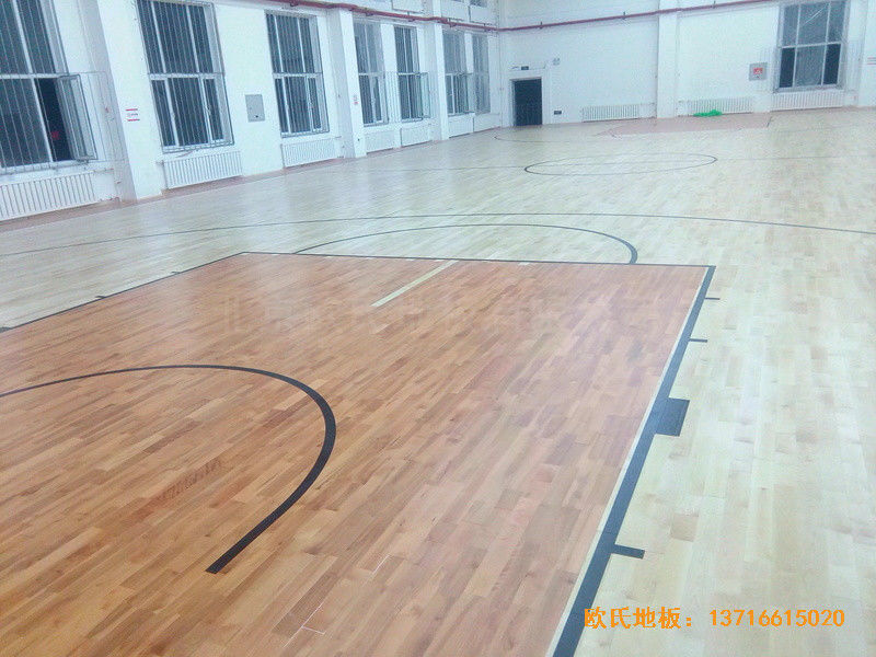 吉林篝火篮球训练馆体育地板铺设案例0