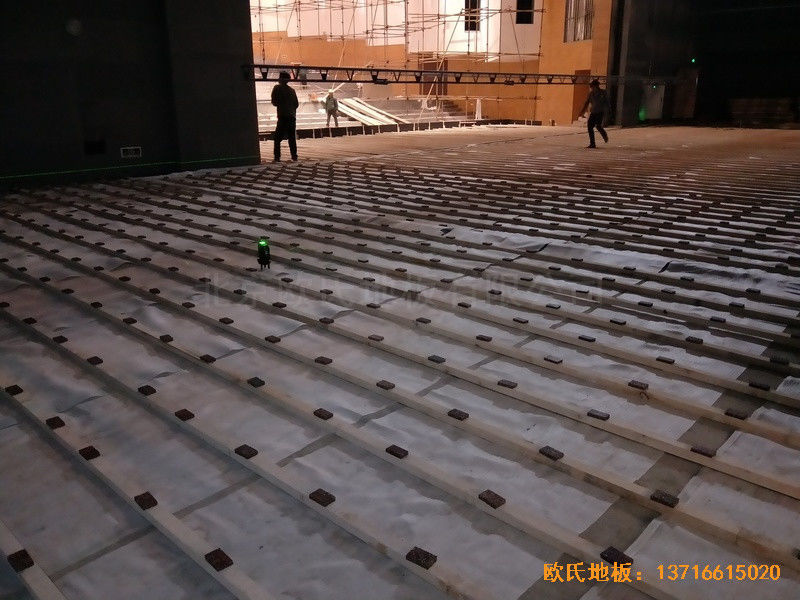 四川宜宾五粮液白酒学院运动馆体育地板安装案例2