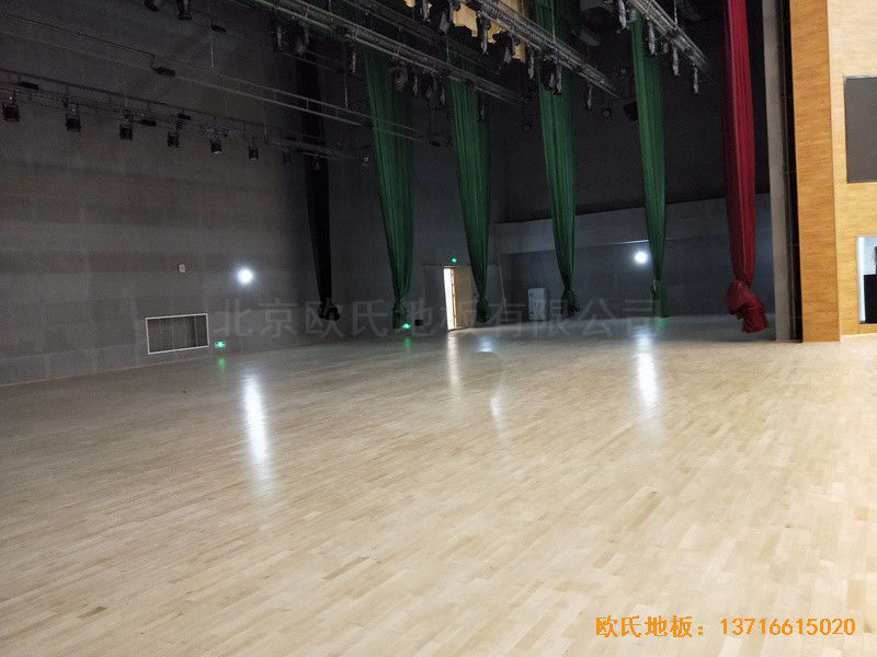 四川宜宾五粮液白酒学院运动馆体育地板安装案例5