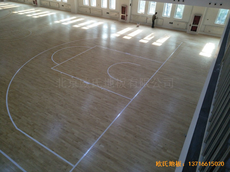 天津一号路四十八中篮球馆运动木地板施工案例3