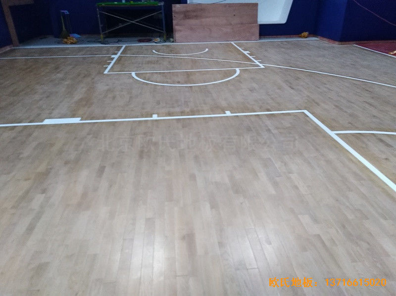 天津鲁能城购物中心篮球馆体育地板施工案例4