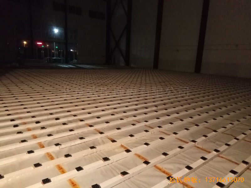 安徽太阳城小学体育馆运动木地板施工案例1