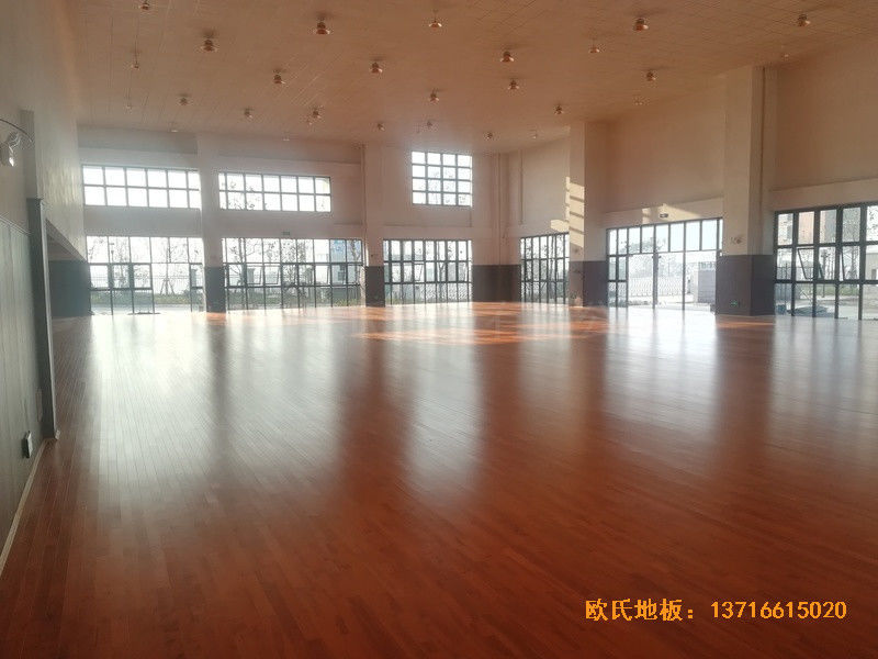 安徽怀宁篮球馆体育木地板铺装案例4
