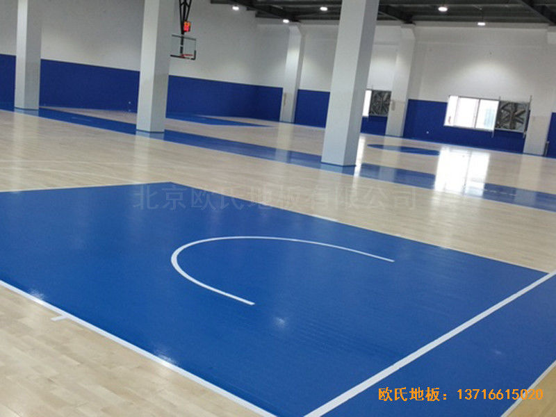 上海虹梅南路2599鑫空蓝球馆体育地板安装案例4