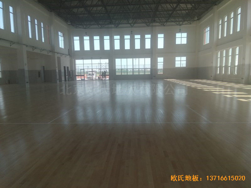 山东沾化第三实验小学体育馆运动木地板铺装案例0