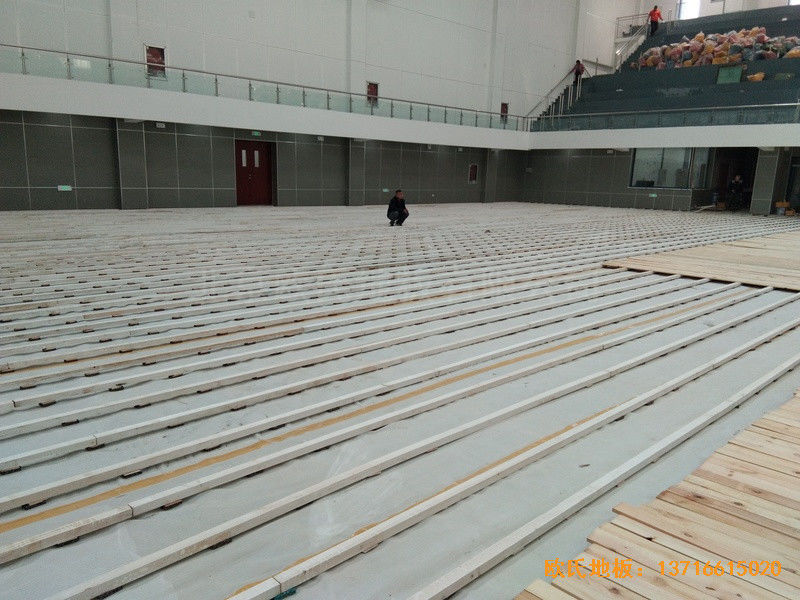 山东济南长清山东管理学院篮球馆运动木地板铺设案例1
