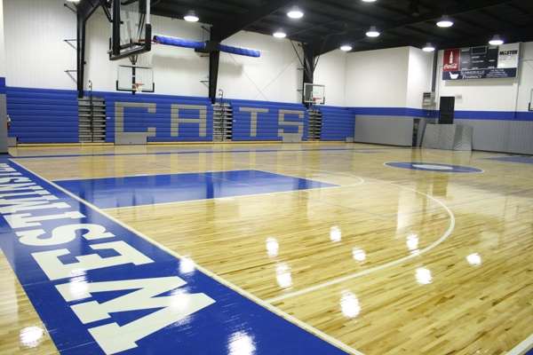 篮球场木地板该怎么翻新