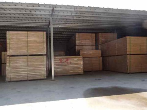 体育场馆铺装运动木地板，结构及施工流程复杂