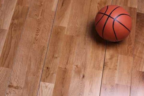 篮球场木地板起翘，谁干的