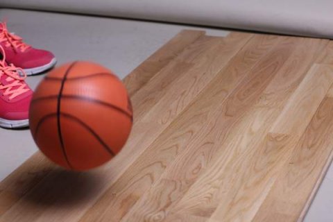 米泉篮球地板施工视频