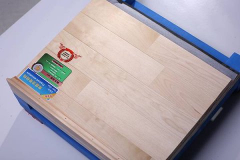 体育木地板怎样翻新