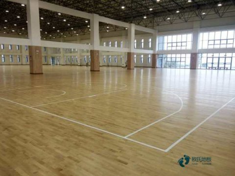 运动木地板划痕的原因和后果
