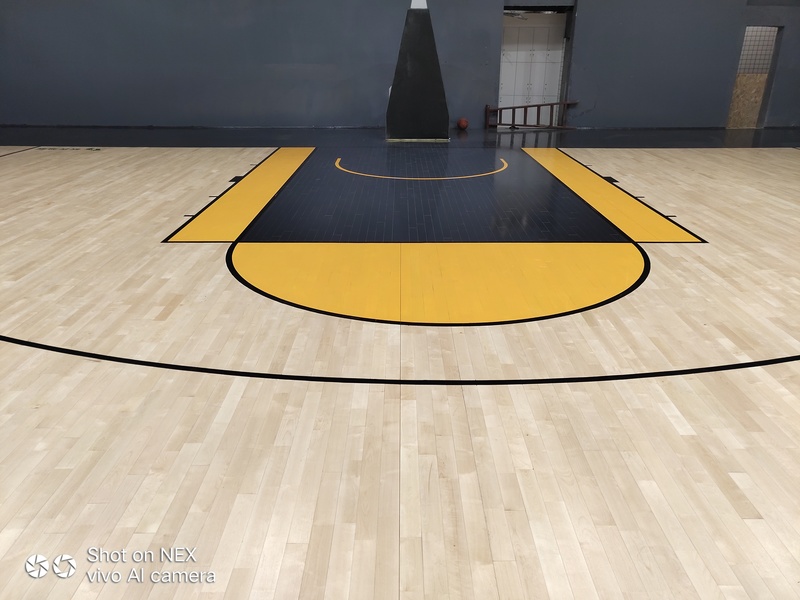 泉州侨乡壹吨篮球场体育木地板施工案例