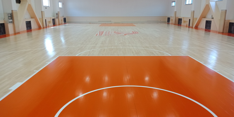北方温泉会议中心篮球场运动木地板施工案例2