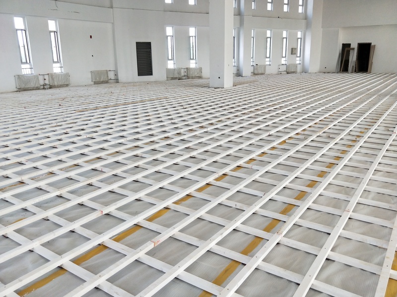 北京房山长阳小学篮球场运动木地板施工案例1