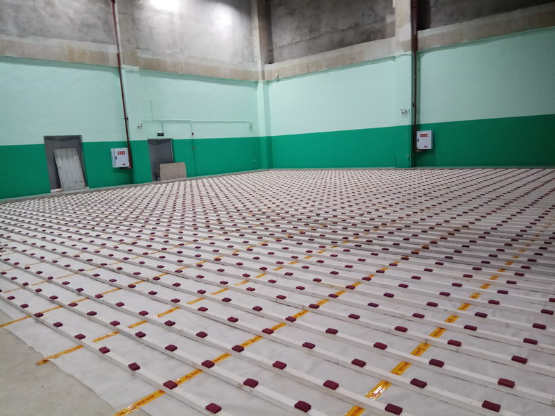 重庆市九龙坡区友动力羽毛球木地板施工案例2
