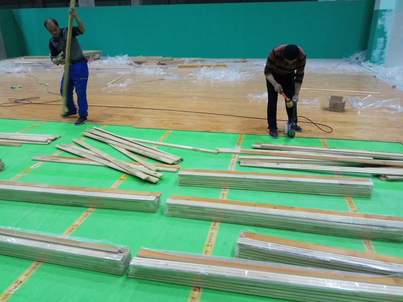 重庆市九龙坡区友动力羽毛球木地板施工案例4