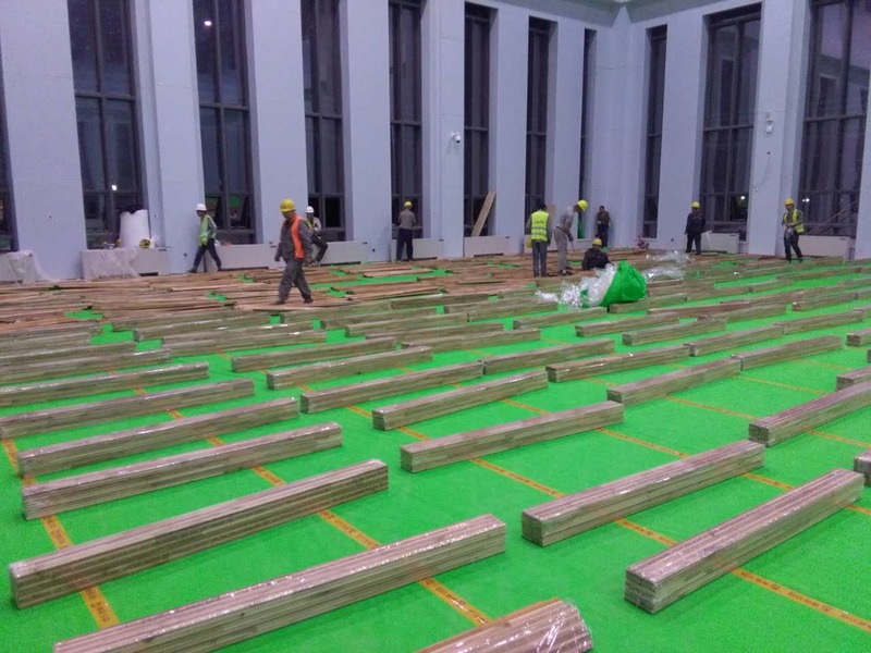 甘肃敦煌大酒店羽毛球场和网球场运动木地板铺设工程3