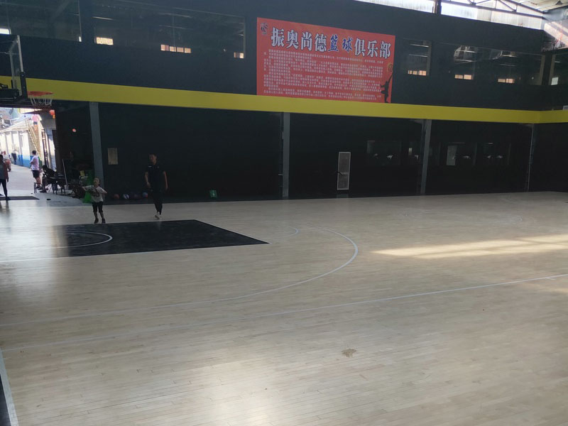 南阳市骄阳体育篮球俱乐部施工案例4